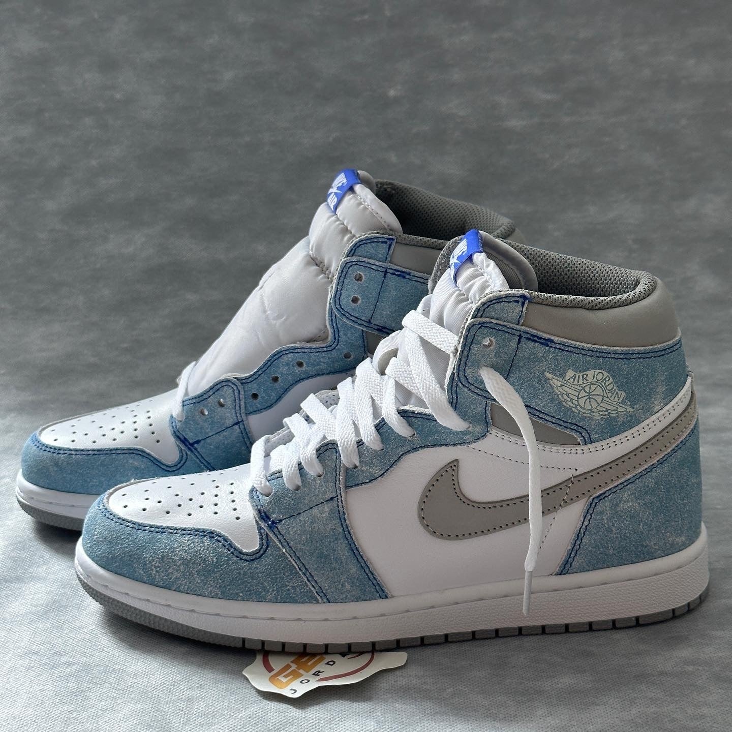 Jordan 1 High Hyper Royal