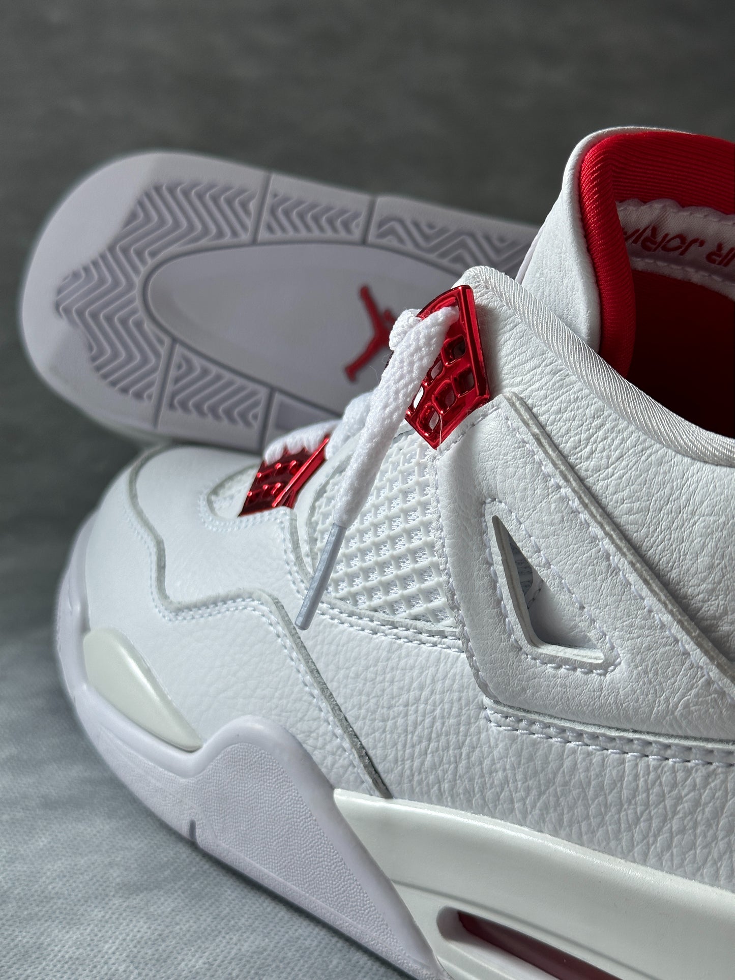 Jordan 4 Metalic Red