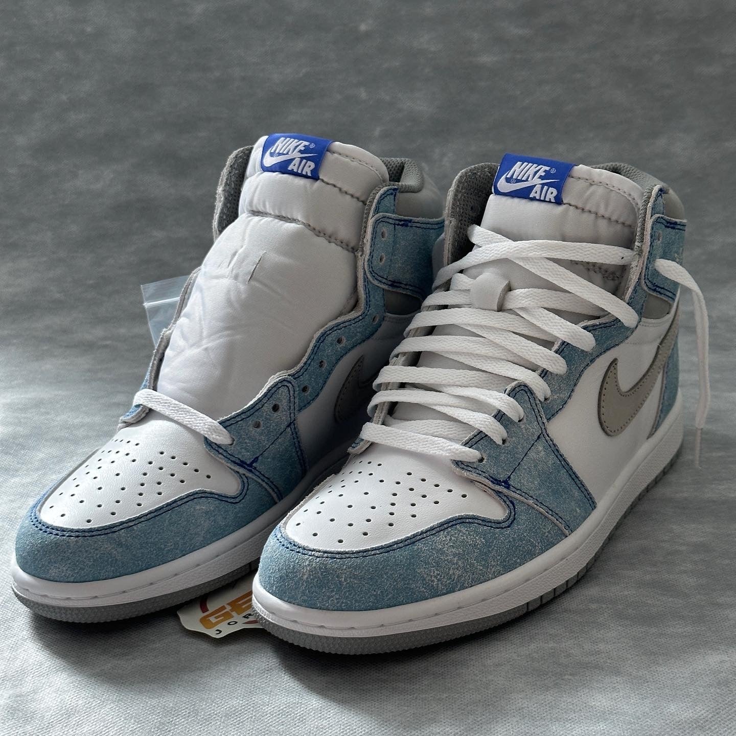 Jordan 1 High Hyper Royal
