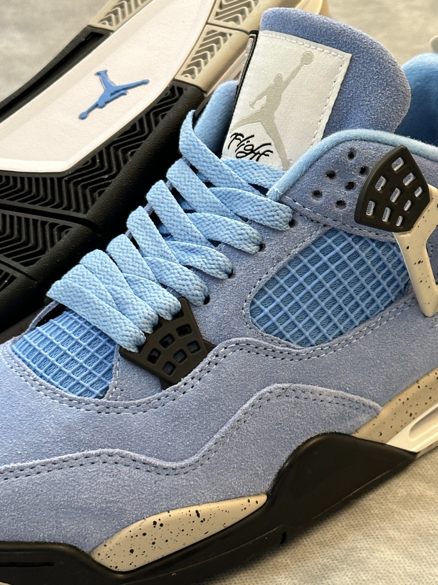 Jordan 4 University Blue